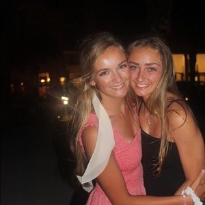 Meet your Posher, Weslie